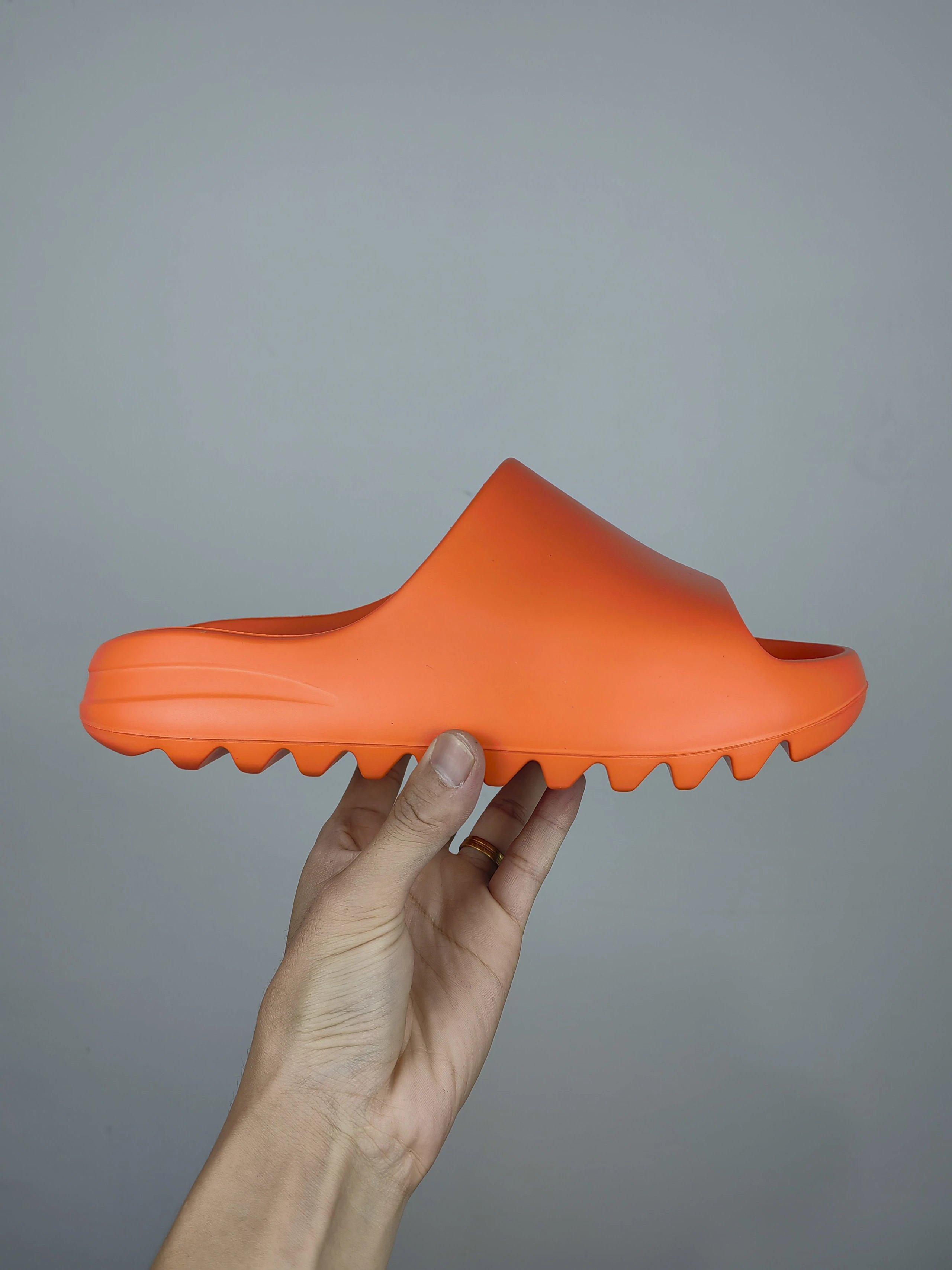 Orange glossy leather (GZ0953)